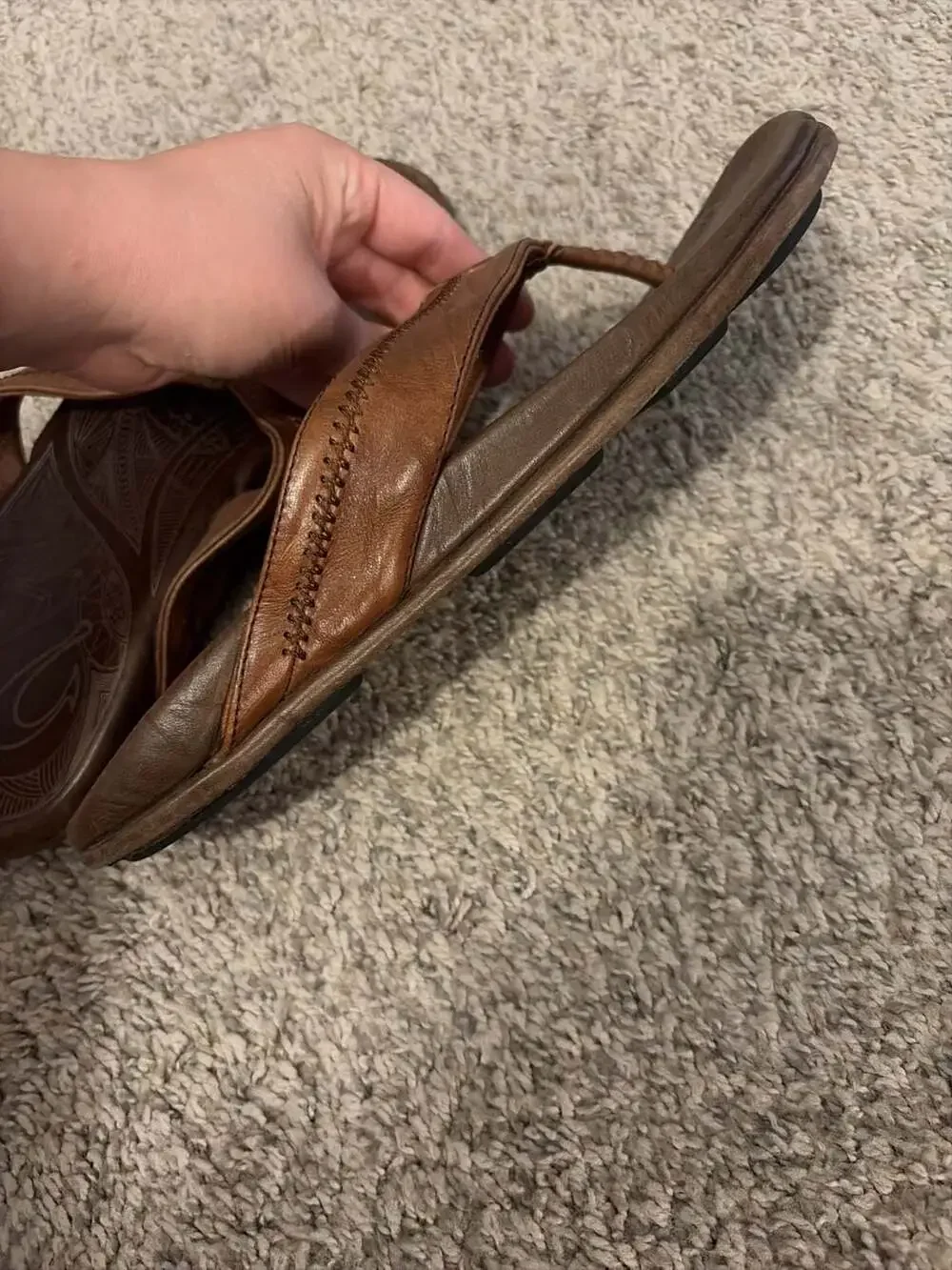 OluKai Hiapo Men's Leather Sandals - Rum/Dark Wood